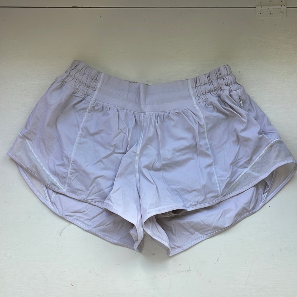 Lululemon Hotty Hot 2.5 inch shorts